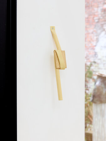 dmw gallery, bram de jonghe, exhibition, apres nous les mouches, sculpture, we document art