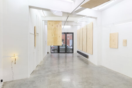 dmw gallery, bram de jonghe, exhibition, apres nous les mouches, sculpture, we document art